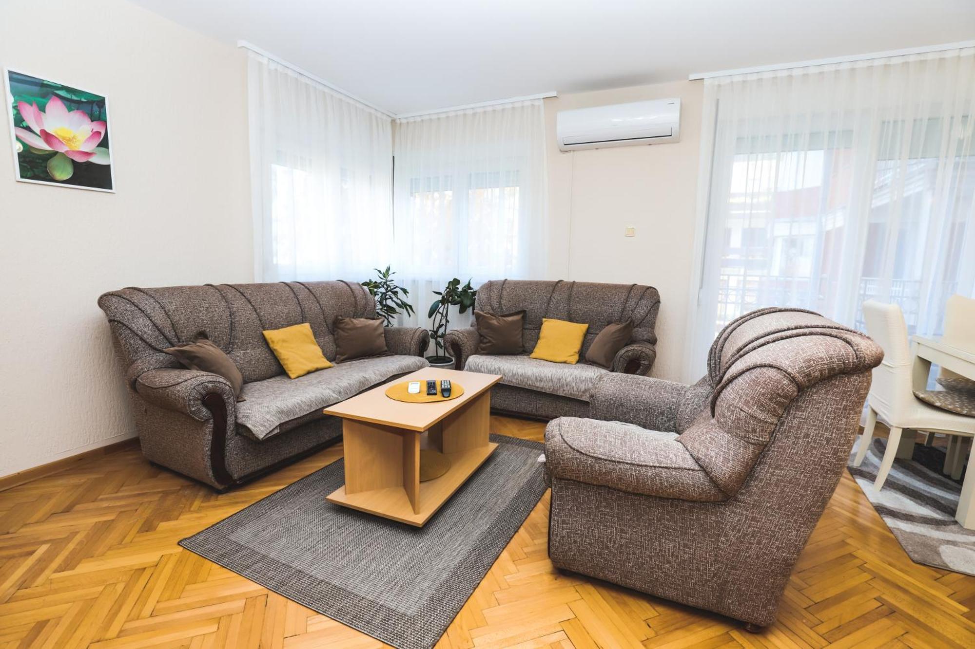 Lotus Appartement Vrnjačka Banja Buitenkant foto
